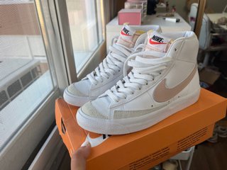 Nike Blazer Mid '77 Mujer Beige/Blanco/Rosa palo