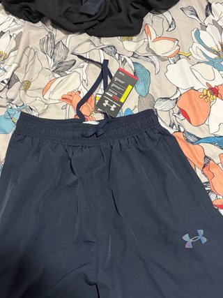 Camiseta Under Armour Negra Multicolor