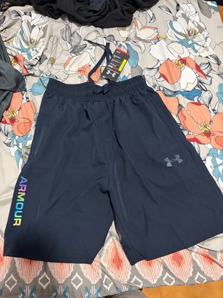 Camiseta Under Armour Negra Multicolor