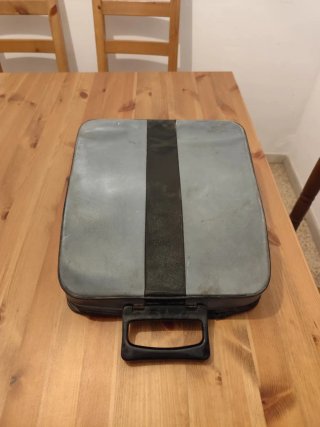Máquina de escribir Olivetti Pluma 22