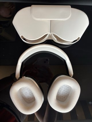 AirPods Max Bianchi con stelle