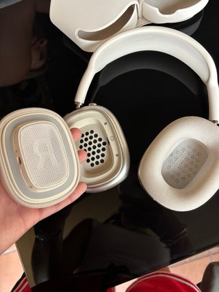 AirPods Max Bianchi con stelle