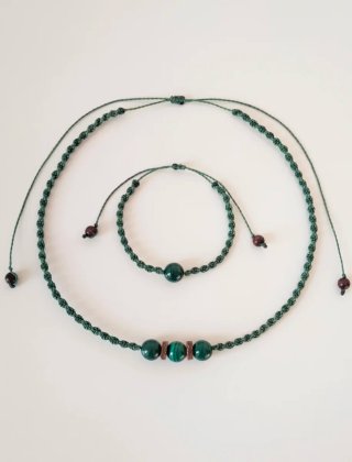 Completo girocollo e bracciale con malachite