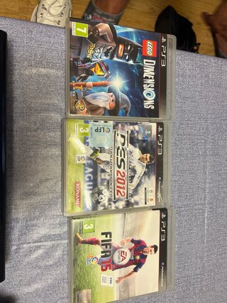Consola PlayStation 3 + 4 Juegos