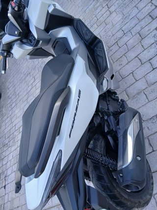 Honda Forza 300 Maxi Scooter Blanca