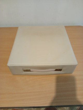 Máquina de escribir Olivetti Lettera 25