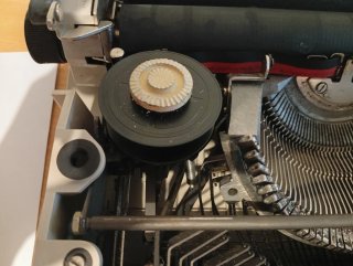 Máquina de escribir Olivetti Lettera 25