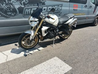 TRIUMPH STREET TRIPLE