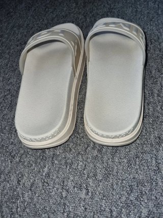 Chanclas Bimba y Lola Blancas