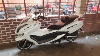 Honda PCX Blanca Scooter