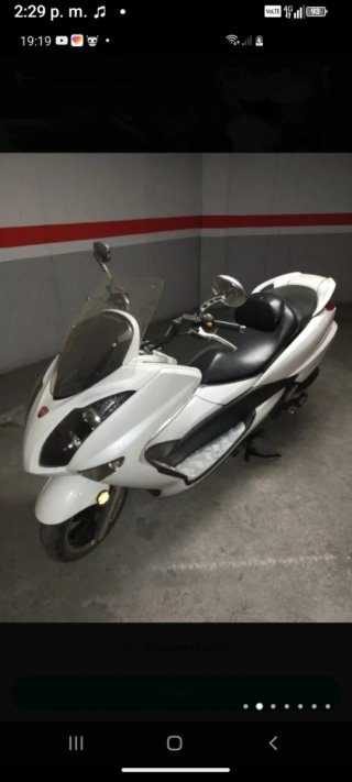 Honda PCX Blanca Scooter