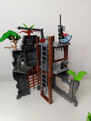 Playmobil Templo Dinosaurio y Jeep