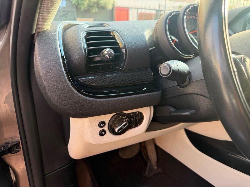 MINI Clubman 2021, foto 10