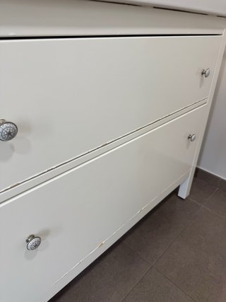 Mueble de baño Ikea con lavabo y grifo