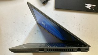 Lenovo T490 Táctil