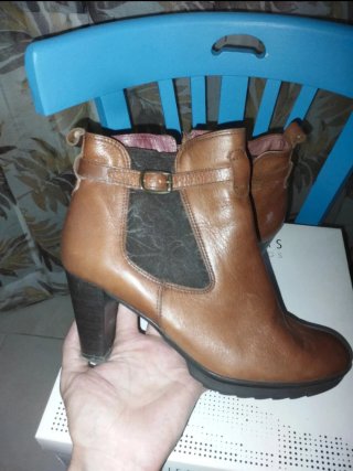 Botines Hispanitas piel marrón tacón 38