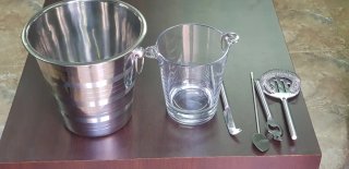 Cubiteras y Accesorios de Bar