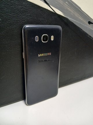 Samsung Galaxy J7 (Económico)