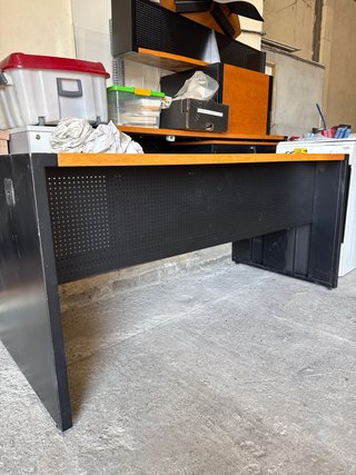 Mesa de oficina madera y metal