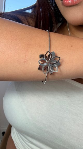 Pulseira Prata Flor Ajustável  Aço Inoxidável