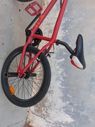 Bicicleta BMX Wipe Roja