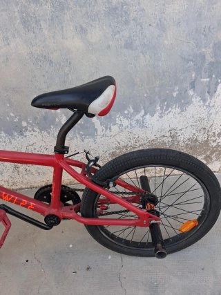 Bicicleta BMX Wipe Roja