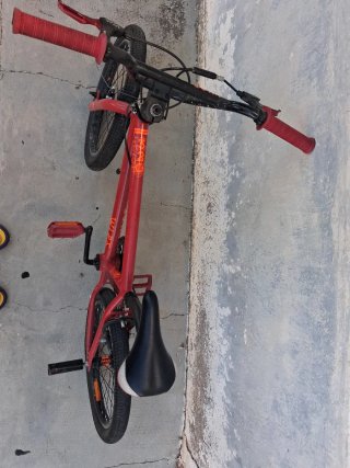 Bicicleta BMX Wipe Roja