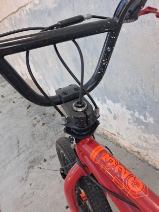 Bicicleta BMX Wipe Roja