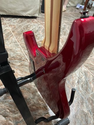 Bajo Yamaha Rojo con funda