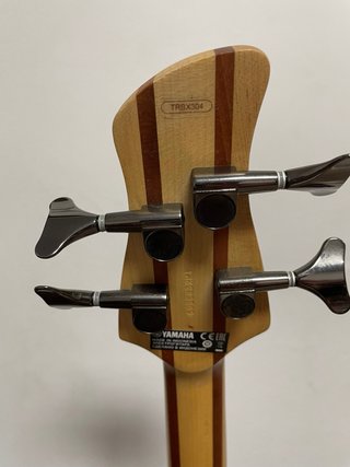 Bajo Yamaha Rojo con funda