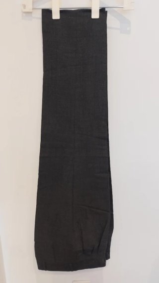 Chaleco de traje gris y blanco