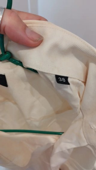 Chaleco de traje gris y blanco