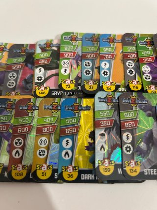 Cromos Imanes Invizimals