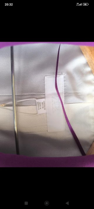 Blazer Zara Morado con Plumas