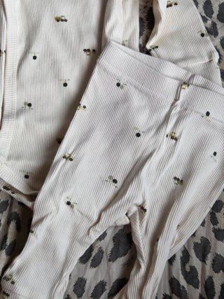 Conjunto body y pantalón bebé estampado