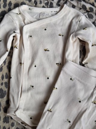 Conjunto body y pantalón bebé estampado