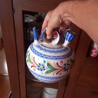 Botijo de preciosa cerámica artesanal pintado