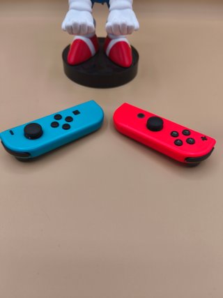 Joy-Con Rojo y Azul Nintendo Switch Oficial #1