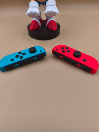Joy-Con Rojo y Azul Nintendo Switch Oficial #1