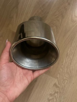 Cola de escape ovalada
