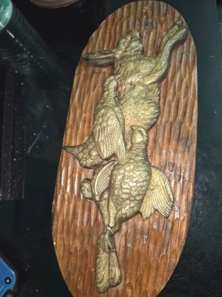 Figura bronce caza peana madera caoba
