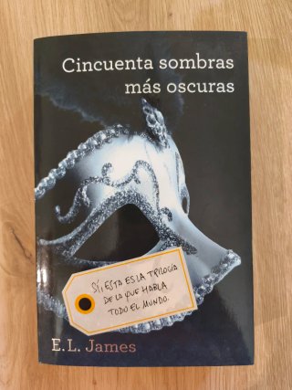 Cincuenta sombras más oscuras