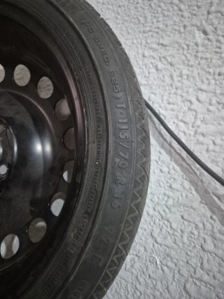 Rueda de repuesto coche