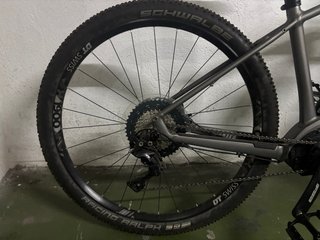 FOCUS AVENTURA²6.8 Bicicleta eléctrica de montaña