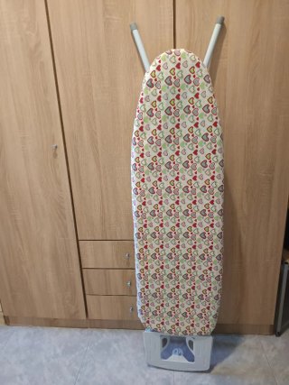 Tabla de planchar con funda de corazones