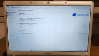 Portatile Sony Vaio bianco con schermo da 17 pollici