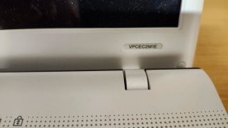 Portatile Sony Vaio bianco con schermo da 17 pollici
