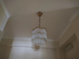 Lámpara colgante de cristal y metal