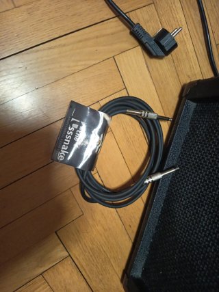 Amplificador Bajo Harley Benton HB-20B