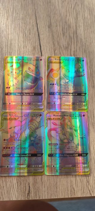 Pack 32 Cartas Pokémon Rainbow Vmax y Relevos